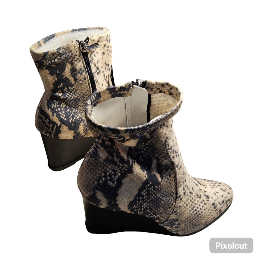 Size 8.5 Journee Collection Snake Embossed Stacked Wedged heel Booties NWOT